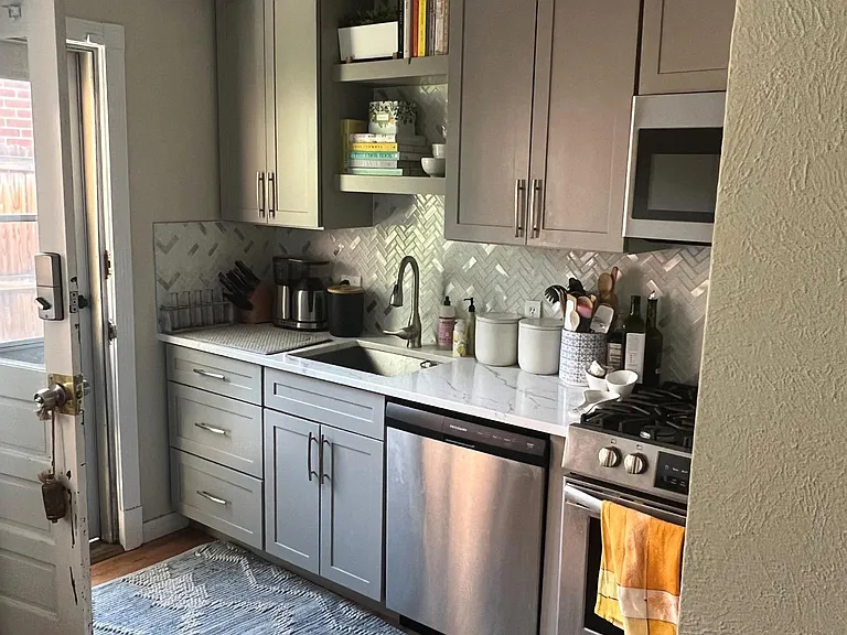784 Elm St — Photo 4