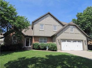 9142 Tomashaw Ln, Lenexa, KS 66219