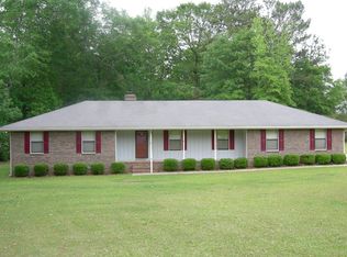 115 Strawberry Ln, Tyrone, GA 30290