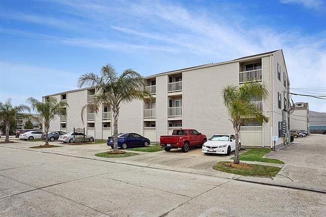 1st image of 2330 Edenborn Ave APT 205