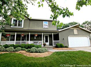 1073 Swather Dr SE, Grand Rapids, MI 49508