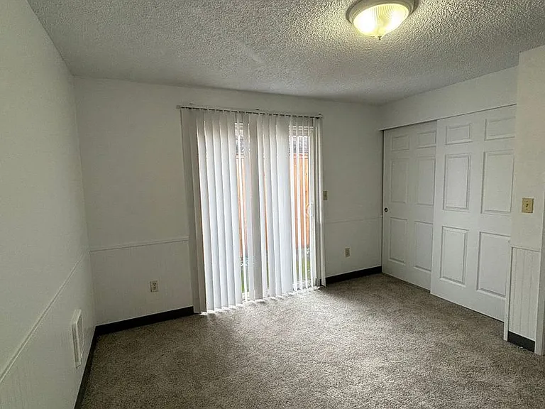 2635-2637 Cascade Pl W — Photo 5
