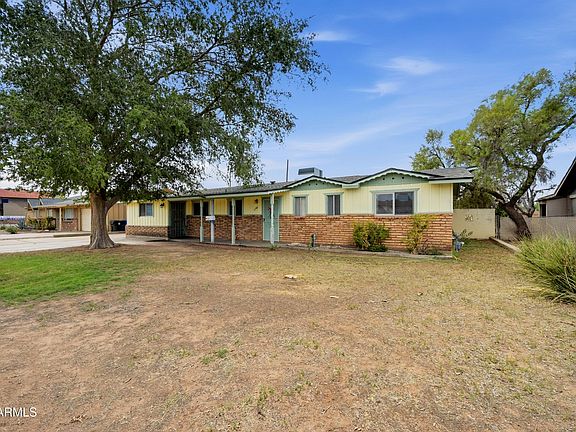 3rd image of 1149 E 7TH Place