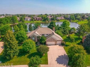 4 Smokey Ct, Bloomington, IL