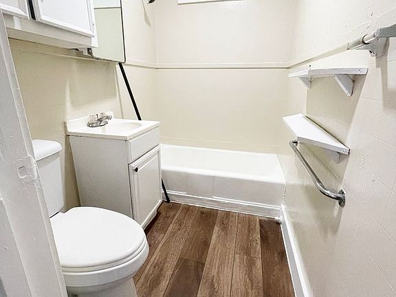 4th image of 1704 Avenue L #6