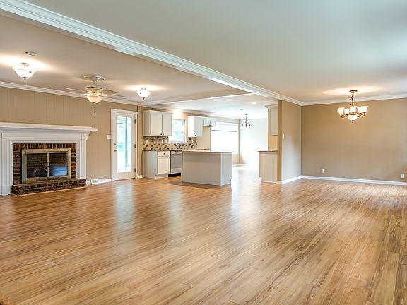 5th image of 505 E Meadecrest Dr