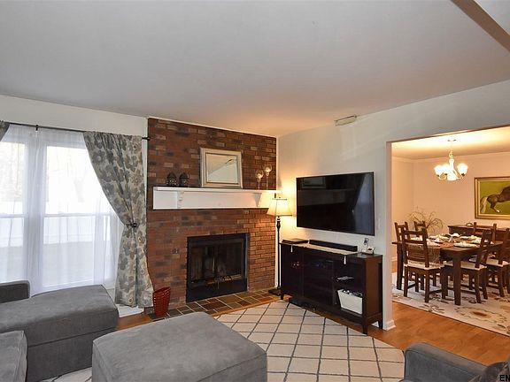 4th image of 35 Grant Hill Ct