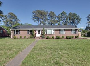 2717 Meadow Dr E, Chesapeake, VA 23321