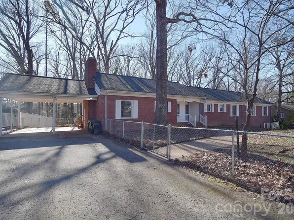936 23rd Ave NE, Hickory, NC 28601
