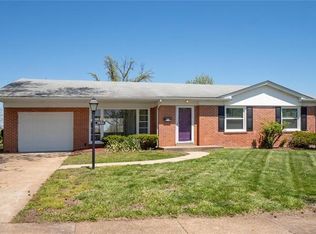 7951 Westover Pl, Saint Louis, MO 63130