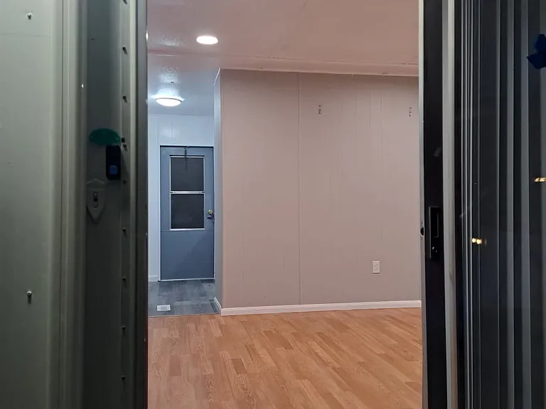 521 San Mateo Cir — Photo 8