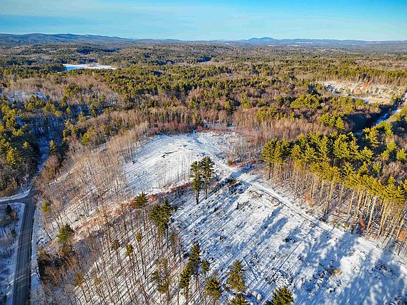 5th image of 15 Hot Hole Pond Road