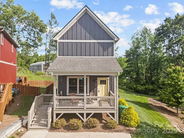 106 Wheeler Rd, Weaverville, NC 28787