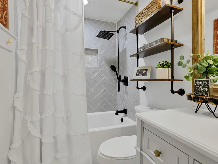 548 Theori Ave — Photo 36