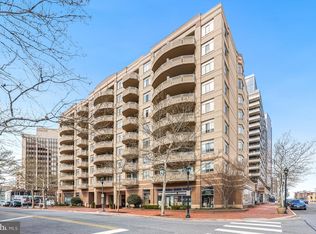 4801 Fairmont Ave APT 810, Bethesda, MD