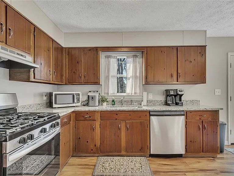 303 Nottingham Dr — Photo 10
