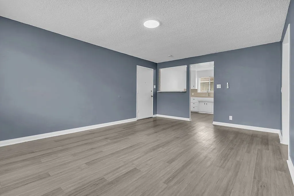 10 bed, 6.0 bath, 963 sqft, $2,350 — Photo 4