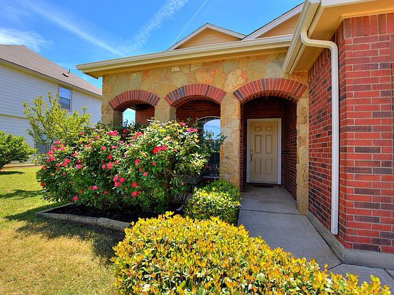 5th image of 108 Palo Duro Ln