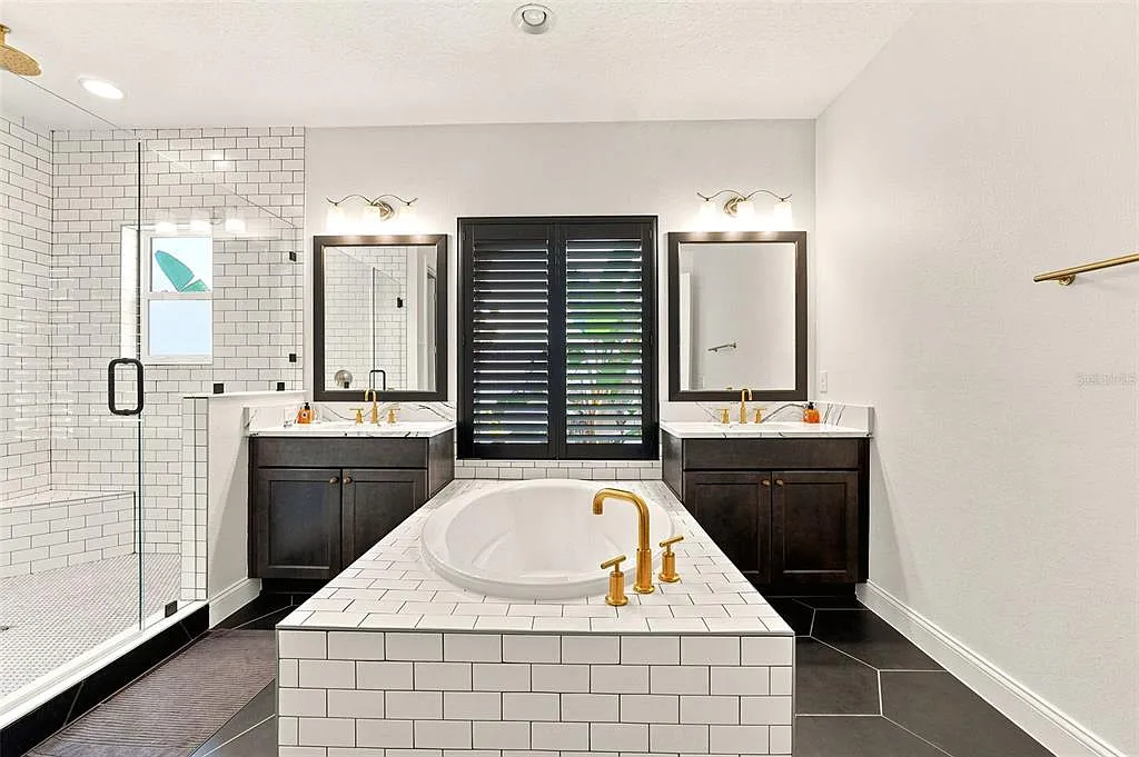 4 bed, 4.5 bath, 3375 sqft, $6,999 — Photo 4