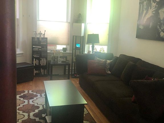 4th image of 3338 N Leavitt St #1