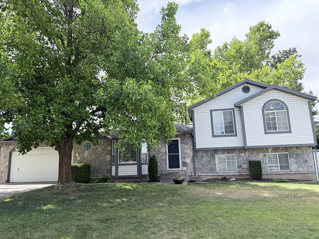 684 E 1550 S - Property Image