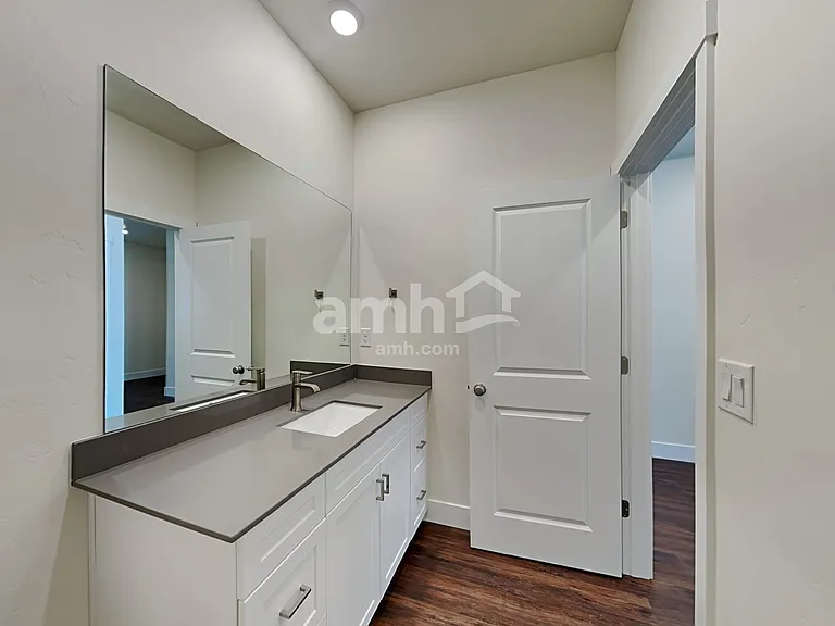 9415 Wabash St — Photo 15