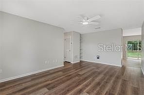 3rd image of 924 Poplar Dr