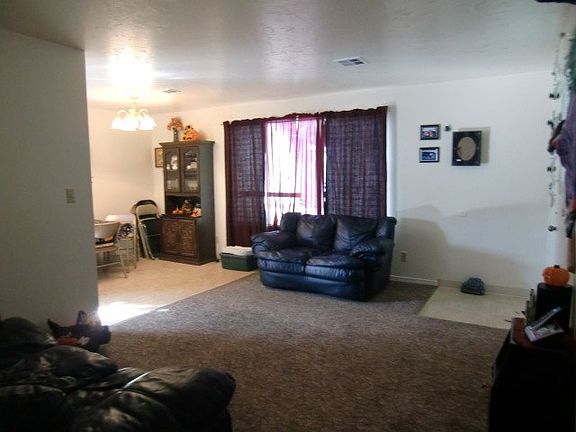 3rd image of 1708/1710 E Linden St