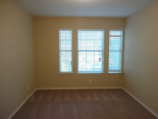 3552 Peachtree Ln — Photo 9