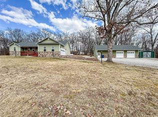 304 Lilly Ave, Houston, MO 65483