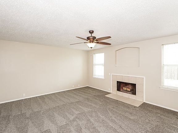 3rd image of 407 Harvard Dr
