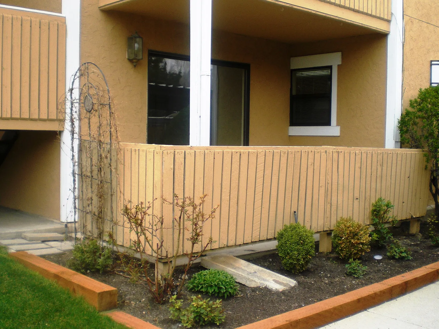 2 bed, 867 sqft, $1,490 — Photo 2