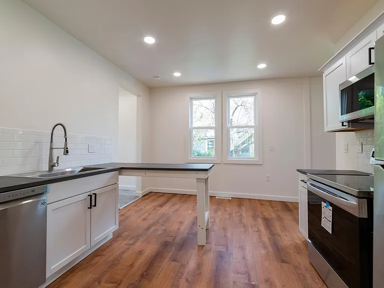 6021 Pear Ave #B — Photo 10