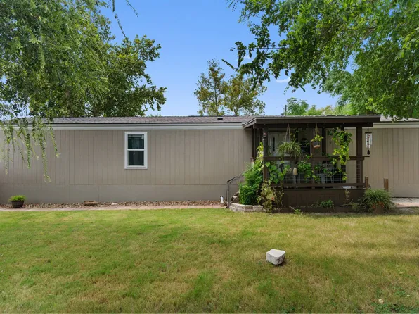 202 Chad Ln, Center Point, TX 78010