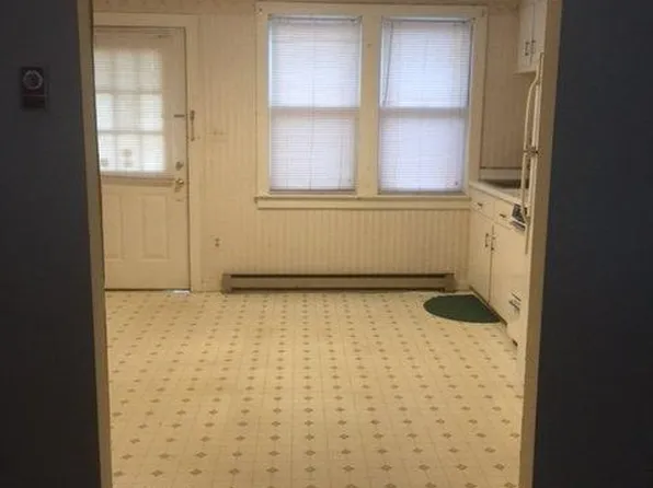 210 Avenue K, Matamoras, PA 18336