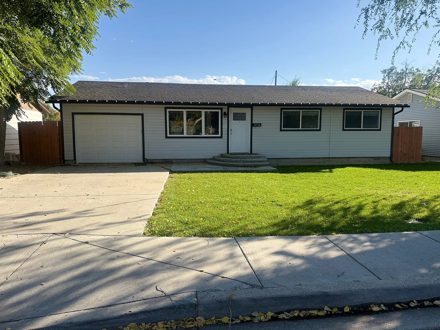 3 bed, 912 sqft, $1,795 — Photo 1