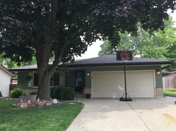 2904 17th Ave, South Milwaukee, WI 53172