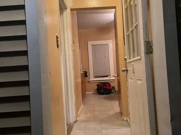 9 Eagle St #1, Ansonia, CT 06401