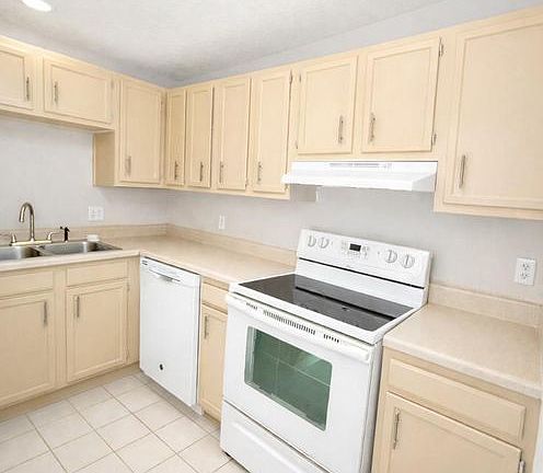 3rd image of 3350 McFaddin St Unit 29