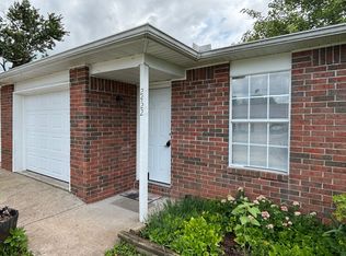 2420-2422 W Magnolia St, Rogers, AR 72758