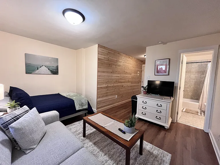 619 S 8th St #1 — Photo 8