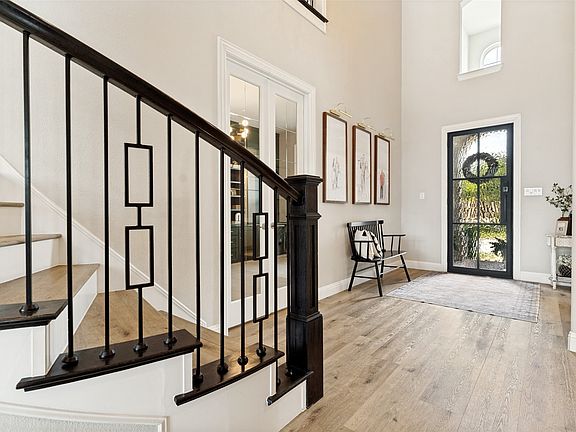 4th image of 2803 Majestic Prince St