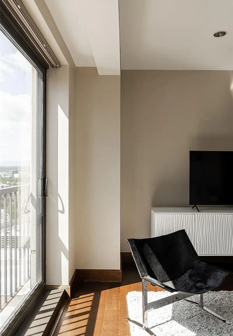 Four Seasons Private Residences — Photo 2
