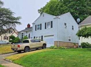 4 Edgewood St, South River, NJ 08882