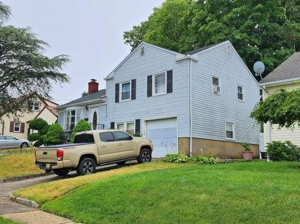 4 Edgewood St, South River, NJ 08882