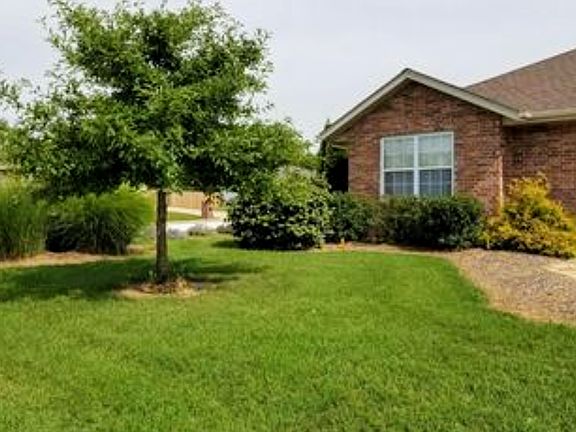 5th image of 106 Emily Ln
