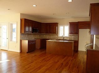 33 Chapman Chase, Windsor Locks, CT 06096