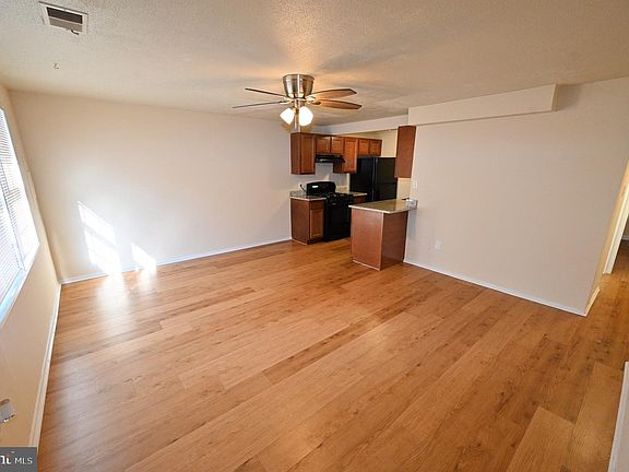 3rd image of 1825 Village Green Dr