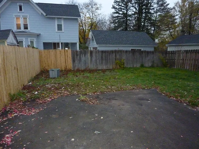 241 W Jackson St — Photo 19