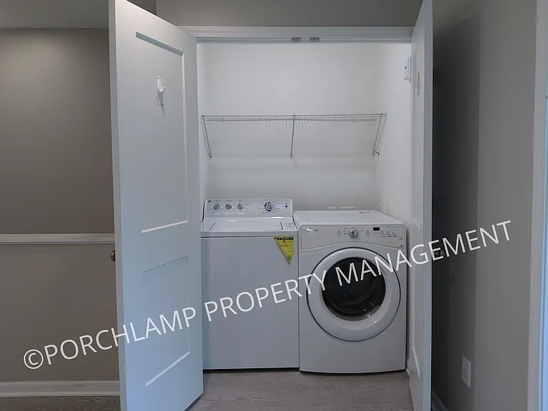 4546 Sarafield St NE — Photo 10